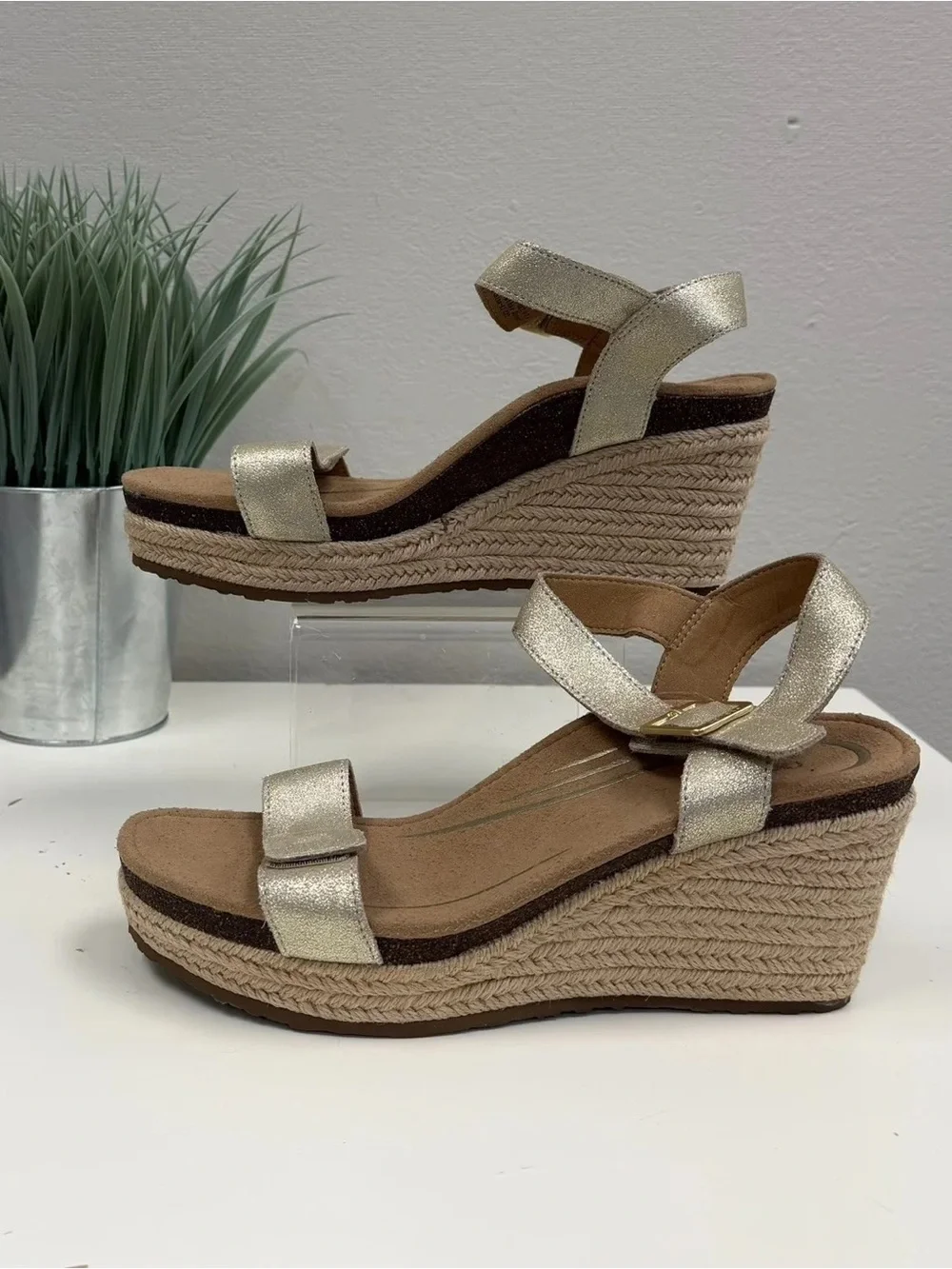 Aetrex Tan & Gold Sydney Quarter Strap Espadrille Wedge - Size 9